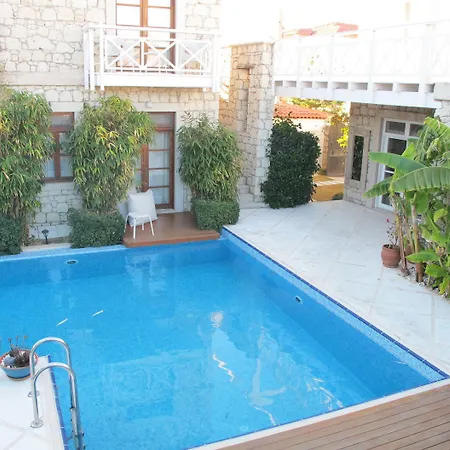 فندق Alenos Boutique 2*